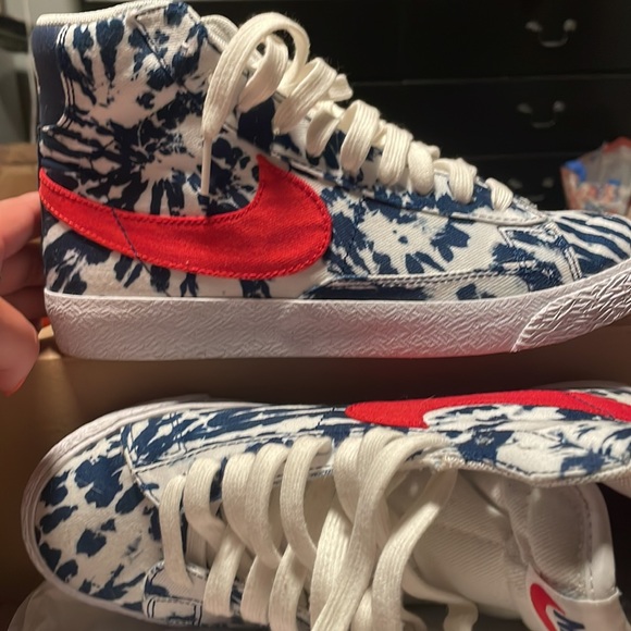 Nike blazers red white & blue - Picture 2 of 4
